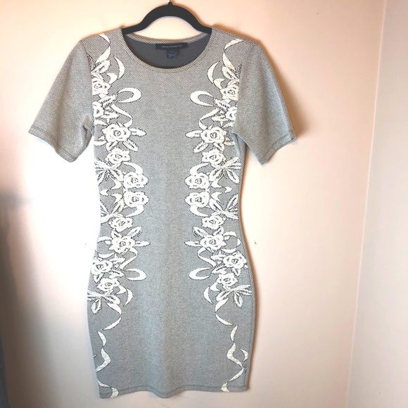 French Connection Dresses & Skirts - French Connection | Floral Bodycon Dress size 6